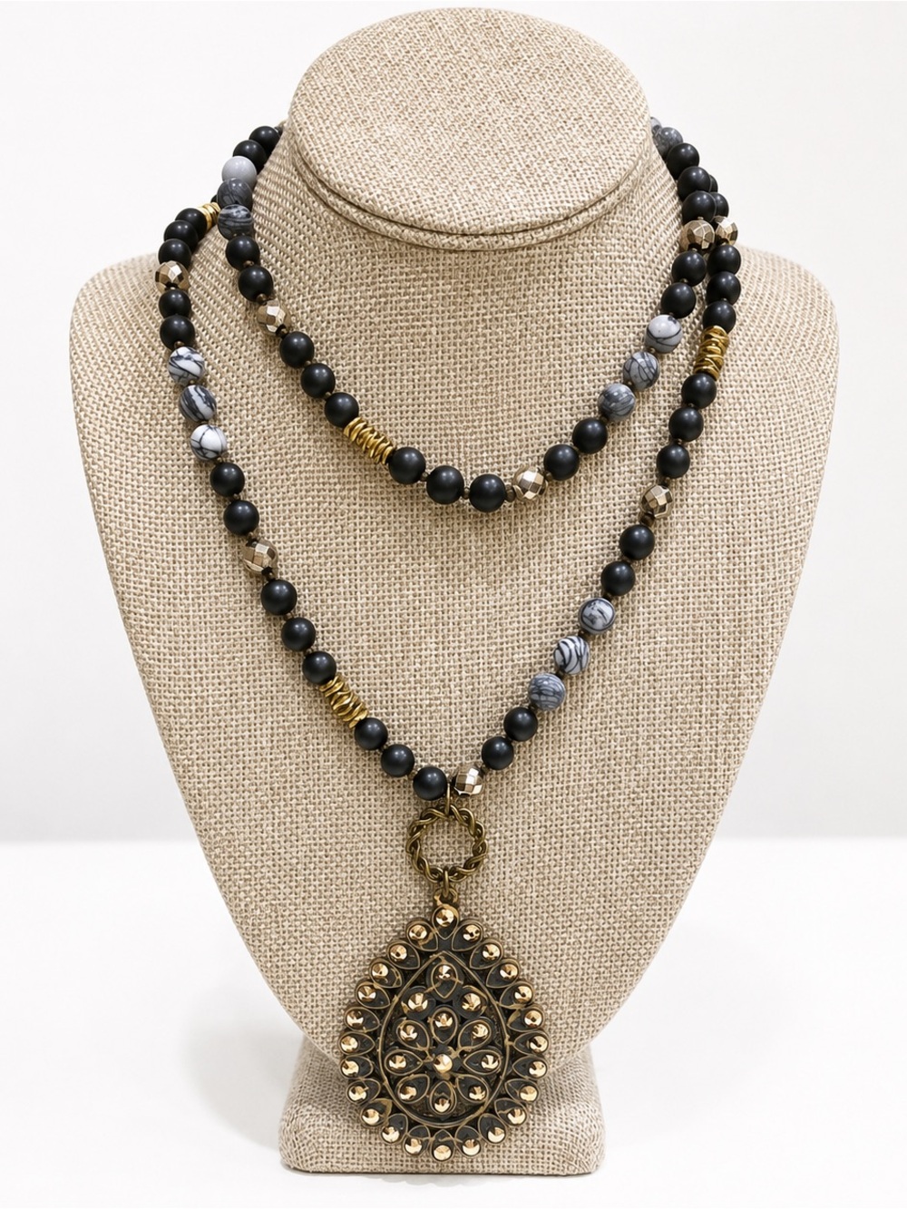 BRAND NEW WITH TAGS Pink Panache Black Crackle Wood Santa Fe Necklace